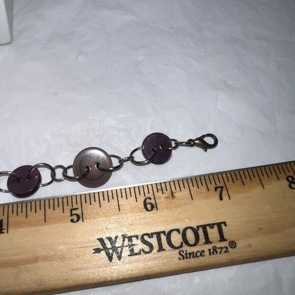 Vintage Purple Button and Silver Tone Bracelet - Picture 3 of 4